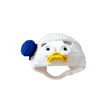 White crochet hat inspired by Donald Duck with blue and yellow details Donald Duck crochet pattern